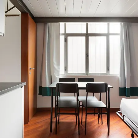 Amendola- Cozy On 2 Levels Apartment *